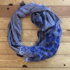 Maeve Women’s leaf pattern scarf